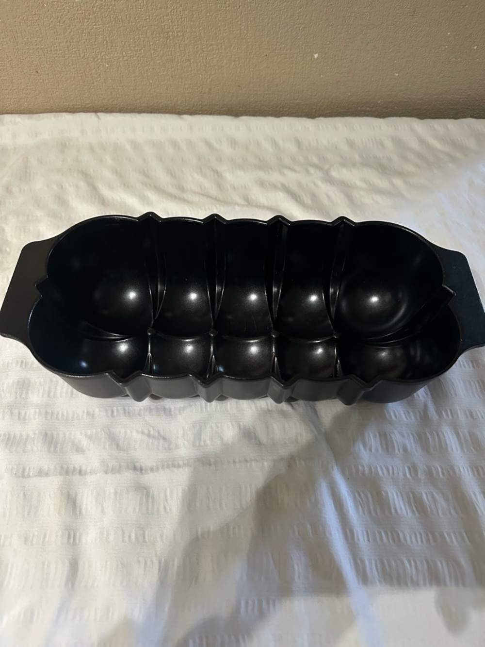Nordic Ware Pro Black Cast Bundt Loaf Cake Pan